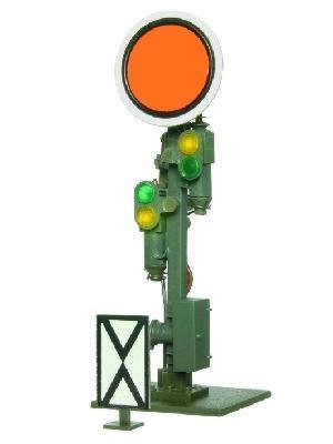 Semaphore distant signal with movable disc<br /><a href='images/pictures/Viessmann/4509.jpg' target='_blank'>Full size image</a>